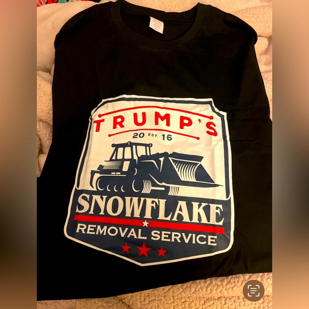 NIB Donald Trump's Snowflake Removal Service T-Shirt